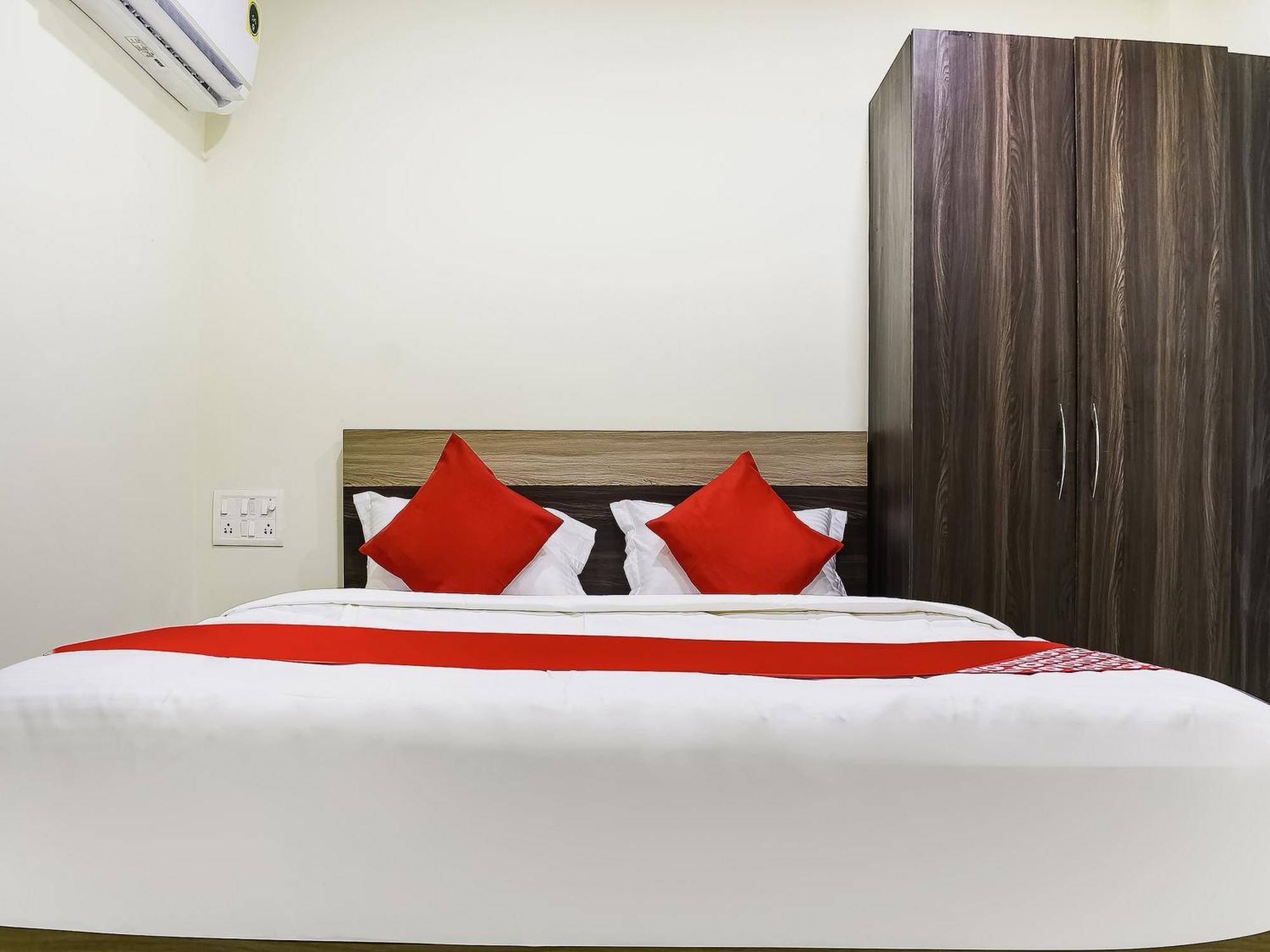 Hotel O S&H Residency Khandagiri Экстерьер фото