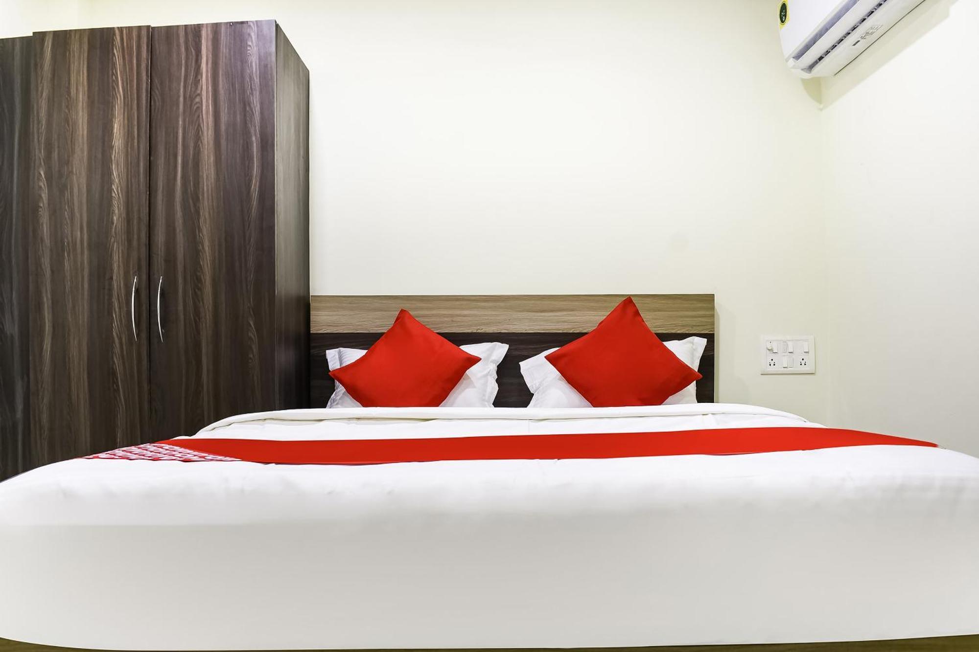 Hotel O S&H Residency Khandagiri Экстерьер фото